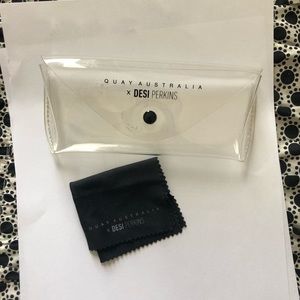 Quay Australia clear sunglasses case w/ dustcloth
